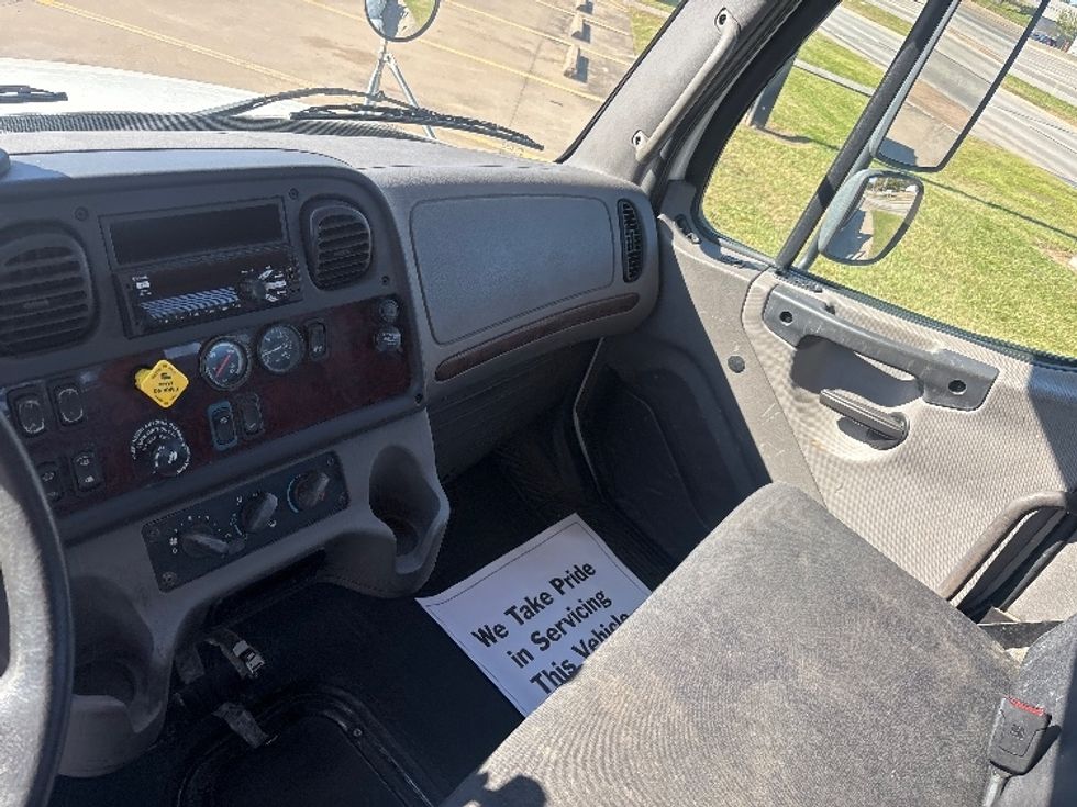 Flatbed Truck-Light and Medium Duty Trucks-Freightliner-2020-M2-Houston-TX-205,409\n\t\tmiles-$ 40,250 - Image 15