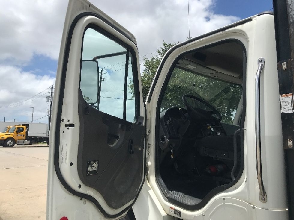 Flatbed Truck-Light and Medium Duty Trucks-Freightliner-2020-M2-Houston-TX-229,003\n\t\tmiles-$ 48,250 - Image 14