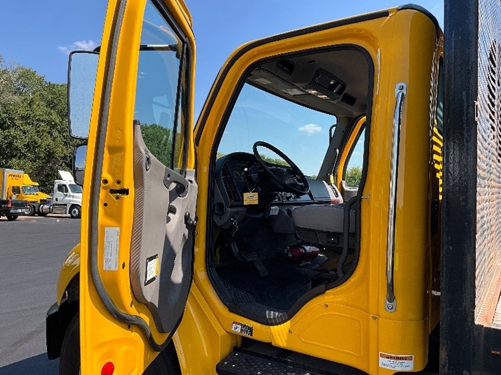 Flatbed Truck-Light and Medium Duty Trucks-Freightliner-2020-M2-Indianapolis-IN-162,232\n\t\tmiles-$ 44,250 - Image 16