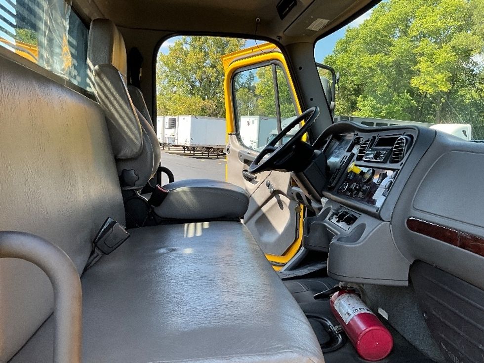 Flatbed Truck-Light and Medium Duty Trucks-Freightliner-2020-M2-Indianapolis-IN-162,232\n\t\tmiles-$ 44,250 - Image 22