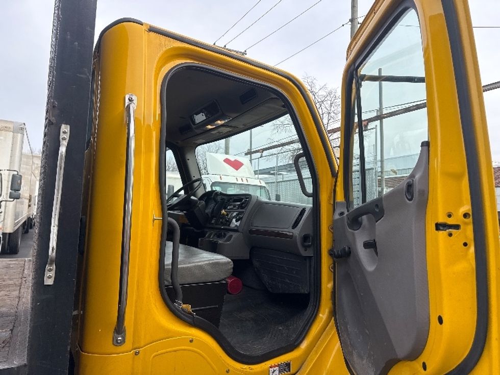 Flatbed Truck-Light and Medium Duty Trucks-Freightliner-2020-M2-Jamaica-NY-153,432\n\t\tmiles-$ 46,000 - Image 19