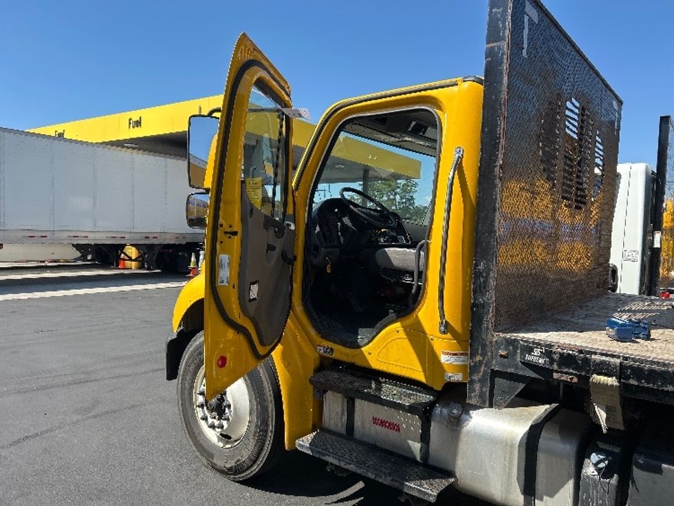 Flatbed Truck-Light and Medium Duty Trucks-Freightliner-2020-M2-Jessup-MD-147,201\n\t\tmiles-$ 44,750 - Image 15