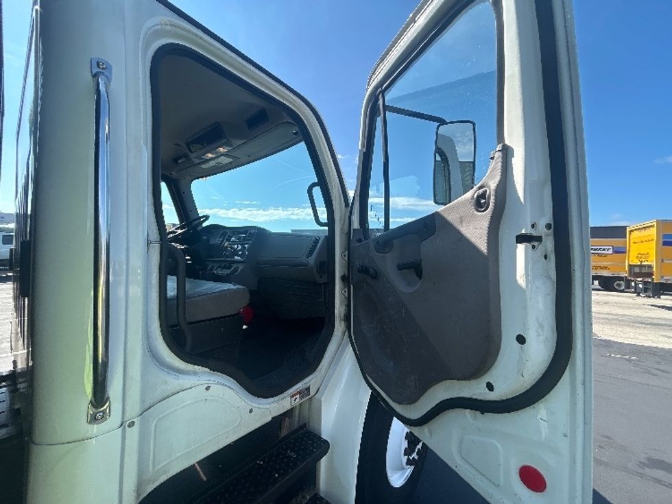 Flatbed Truck-Light and Medium Duty Trucks-Freightliner-2020-M2-Jessup-MD-257,644\n\t\tmiles-$ 29,250 - Image 16
