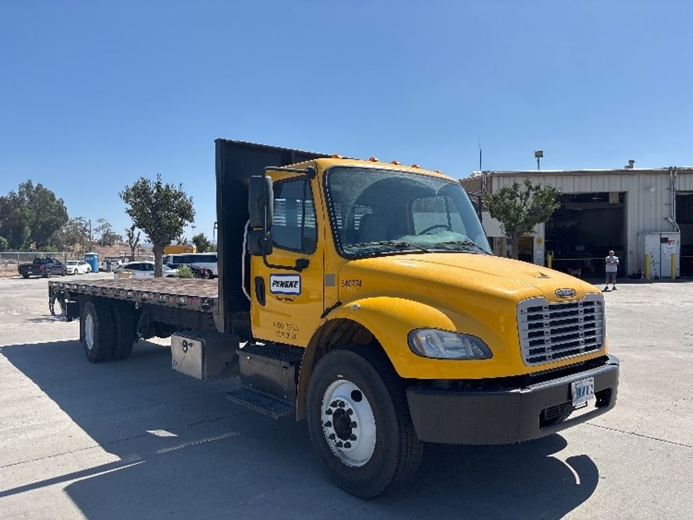 Flatbed Truck-Light and Medium Duty Trucks-Freightliner-2020-M2-Jurupa Valley-CA-141,550\n\t\tmiles-$ 51,500 - Image 1