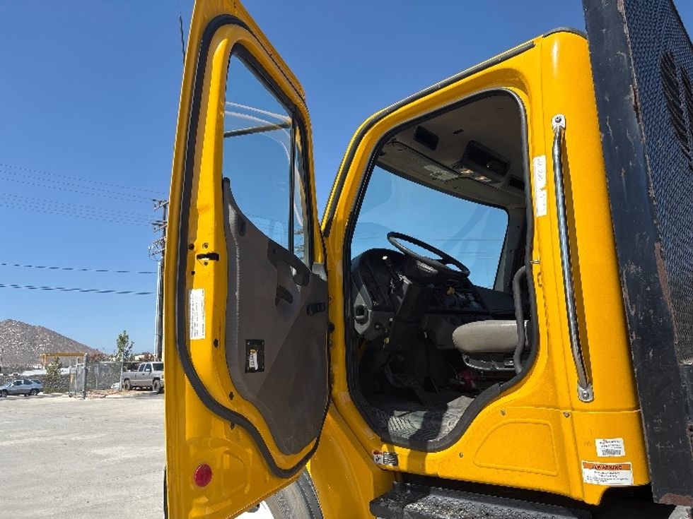Flatbed Truck-Light and Medium Duty Trucks-Freightliner-2020-M2-Jurupa Valley-CA-141,550\n\t\tmiles-$ 51,500 - Image 16