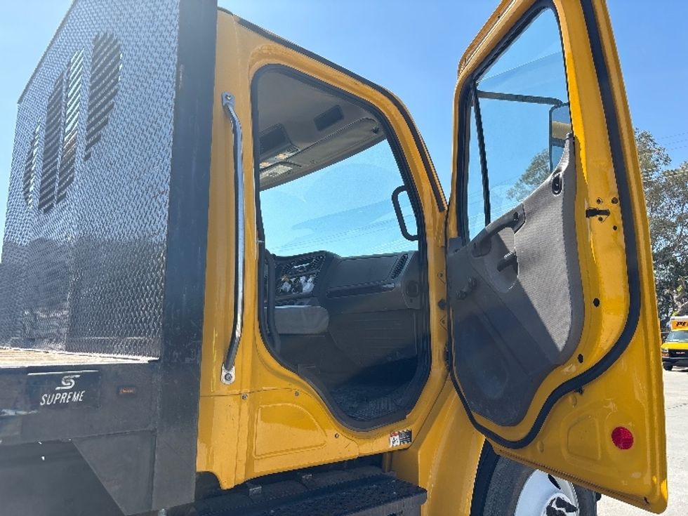 Flatbed Truck-Light and Medium Duty Trucks-Freightliner-2020-M2-Jurupa Valley-CA-141,550\n\t\tmiles-$ 51,500 - Image 20
