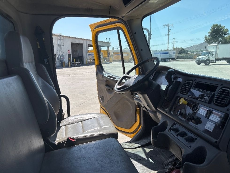 Flatbed Truck-Light and Medium Duty Trucks-Freightliner-2020-M2-Jurupa Valley-CA-141,550\n\t\tmiles-$ 51,500 - Image 22