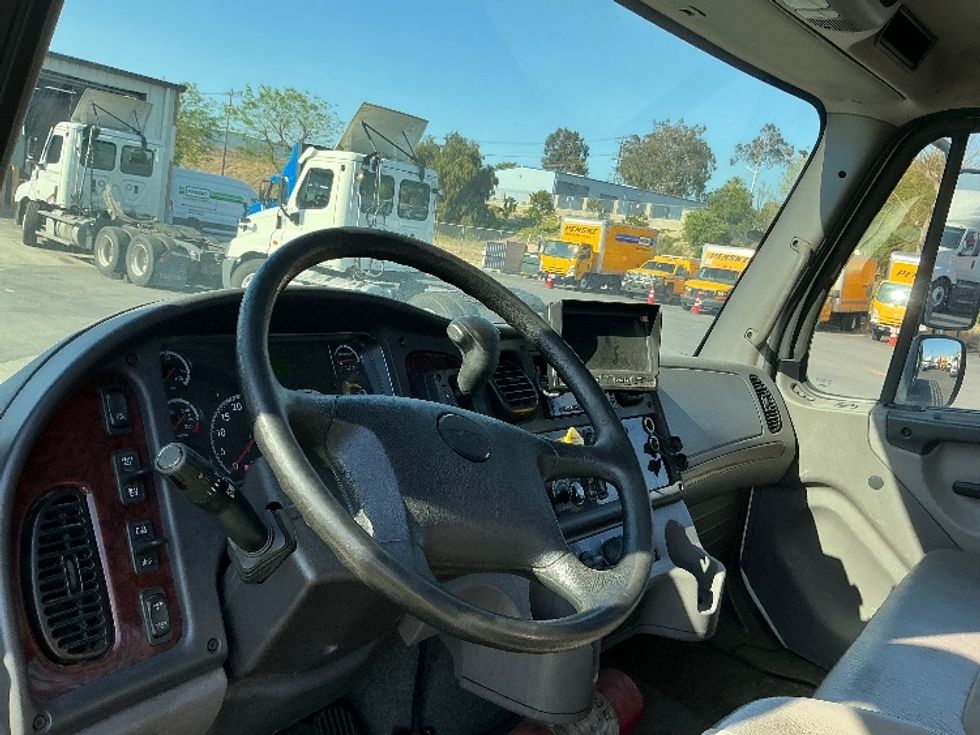 Flatbed Truck-Light and Medium Duty Trucks-Freightliner-2020-M2-Jurupa Valley-CA-178,525\n\t\tmiles-$ 55,250 - Image 17