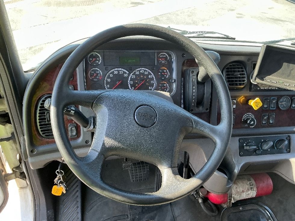 Flatbed Truck-Light and Medium Duty Trucks-Freightliner-2020-M2-Jurupa Valley-CA-178,525\n\t\tmiles-$ 55,250 - Image 18