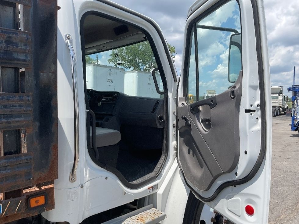 Flatbed Truck-Light and Medium Duty Trucks-Freightliner-2020-M2-Kansas City-MO-71,454\n\t\tmiles-$ 63,250 - Image 16