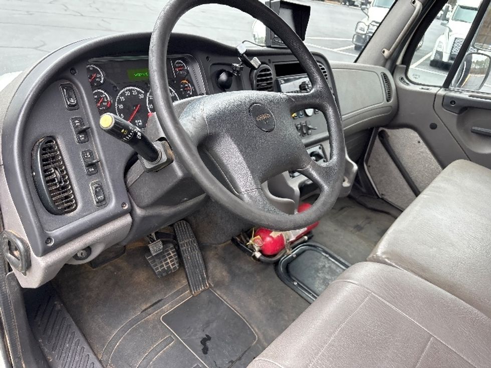 Flatbed Truck-Light and Medium Duty Trucks-Freightliner-2020-M2-Kennesaw-GA-187,203\n\t\tmiles-$ 62,750 - Image 13