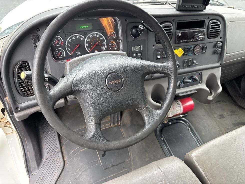 Flatbed Truck-Light and Medium Duty Trucks-Freightliner-2020-M2-Kennesaw-GA-187,203\n\t\tmiles-$ 62,750 - Image 14