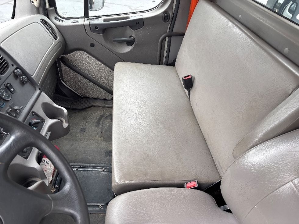 Flatbed Truck-Light and Medium Duty Trucks-Freightliner-2020-M2-Kennesaw-GA-187,203\n\t\tmiles-$ 62,750 - Image 15