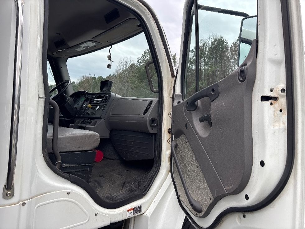 Flatbed Truck-Light and Medium Duty Trucks-Freightliner-2020-M2-Kennesaw-GA-187,203\n\t\tmiles-$ 62,750 - Image 16