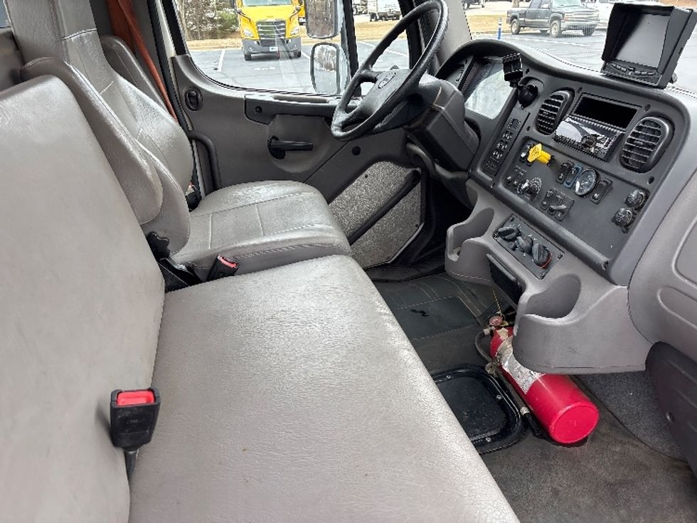 Flatbed Truck-Light and Medium Duty Trucks-Freightliner-2020-M2-Kennesaw-GA-187,203\n\t\tmiles-$ 62,750 - Image 18