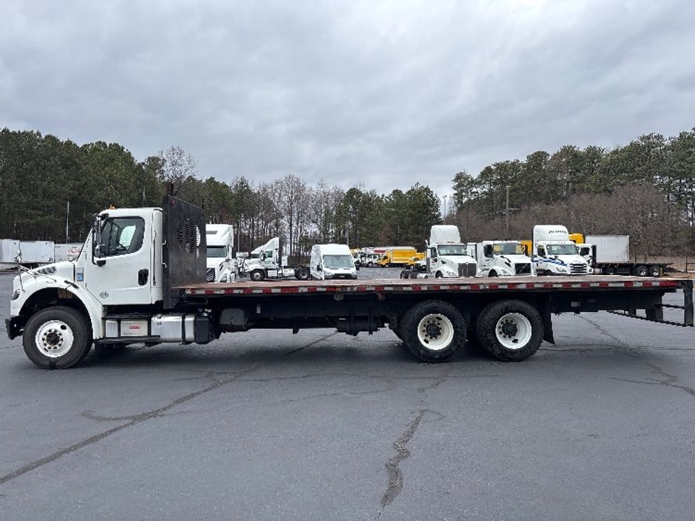Flatbed Truck-Light and Medium Duty Trucks-Freightliner-2020-M2-Kennesaw-GA-187,203\n\t\tmiles-$ 62,750 - Image 4