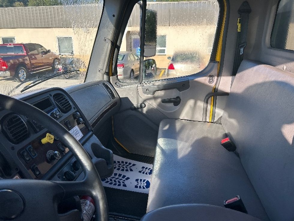 Flatbed Truck-Light and Medium Duty Trucks-Freightliner-2020-M2-Knoxville-TN-160,237\n\t\tmiles-$ 51,750 - Image 19