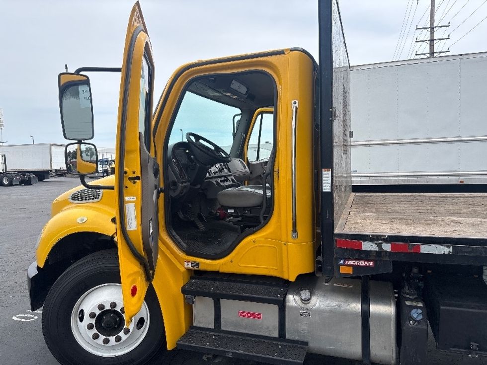 Flatbed Truck-Light and Medium Duty Trucks-Freightliner-2020-M2-La Mirada-CA-61,877\n\t\tmiles-$ 22,500 - Image 16