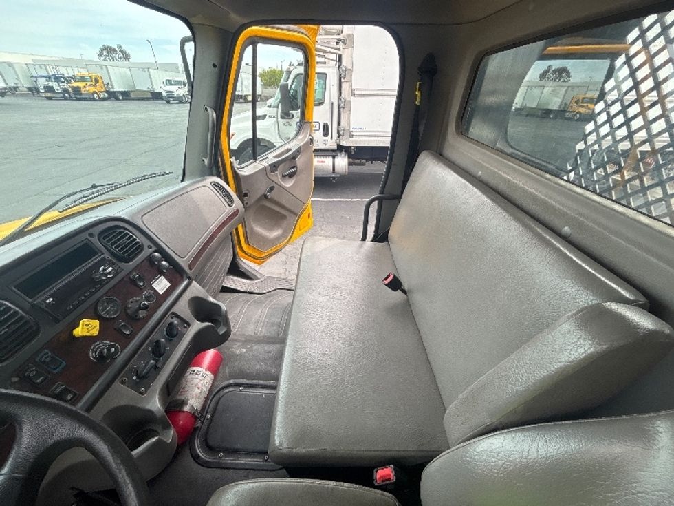 Flatbed Truck-Light and Medium Duty Trucks-Freightliner-2020-M2-La Mirada-CA-61,877\n\t\tmiles-$ 22,500 - Image 19