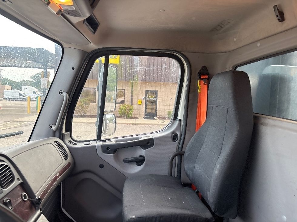 Flatbed Truck-Light and Medium Duty Trucks-Freightliner-2020-M2-Lansing-MI-111,623\n\t\tmiles-$ 58,000 - Image 15