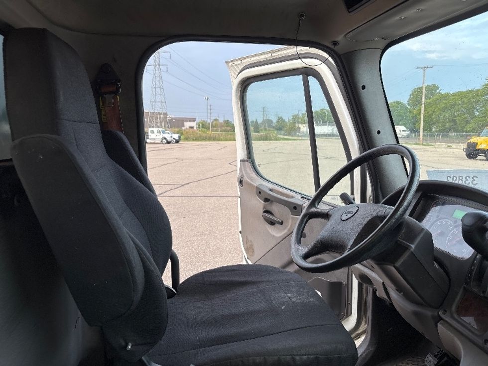Flatbed Truck-Light and Medium Duty Trucks-Freightliner-2020-M2-Lansing-MI-111,623\n\t\tmiles-$ 58,000 - Image 18