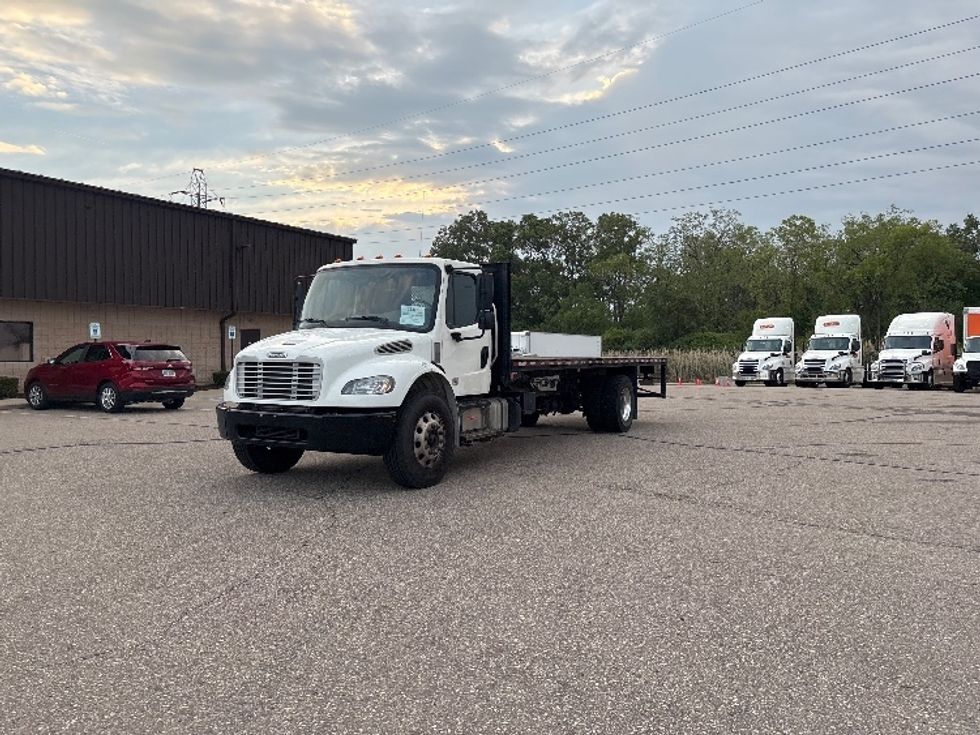 Flatbed Truck-Light and Medium Duty Trucks-Freightliner-2020-M2-Lansing-MI-111,623\n\t\tmiles-$ 58,000 - Image 3