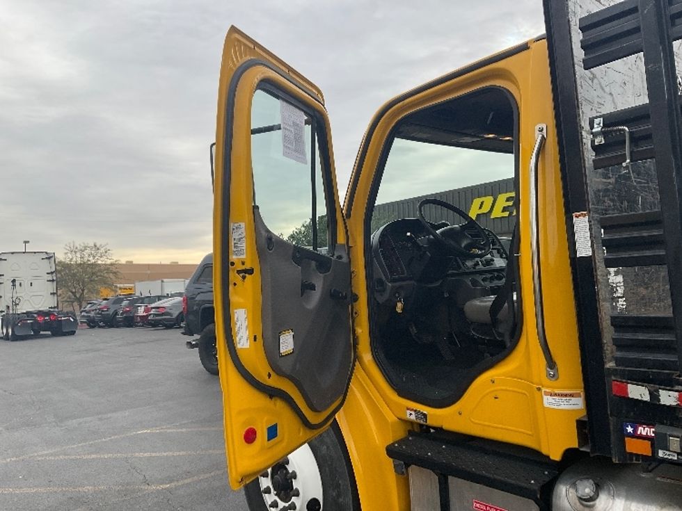 Flatbed Truck-Light and Medium Duty Trucks-Freightliner-2020-M2-Las Vegas-NV-109,526\n\t\tmiles-$ 55,000 - Image 14