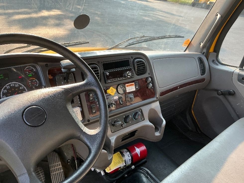 Flatbed Truck-Light and Medium Duty Trucks-Freightliner-2020-M2-Lexington-KY-120,964\n\t\tmiles-$ 54,500 - Image 14
