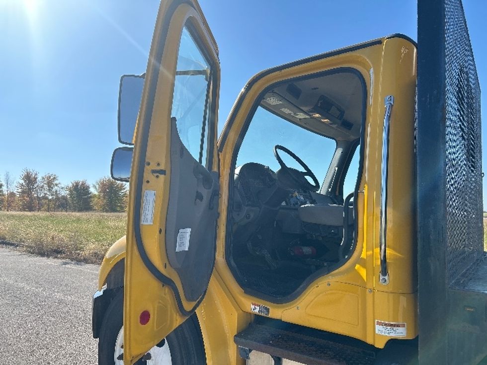 Flatbed Truck-Light and Medium Duty Trucks-Freightliner-2020-M2-Louisville-KY-148,246\n\t\tmiles-$ 51,500 - Image 16