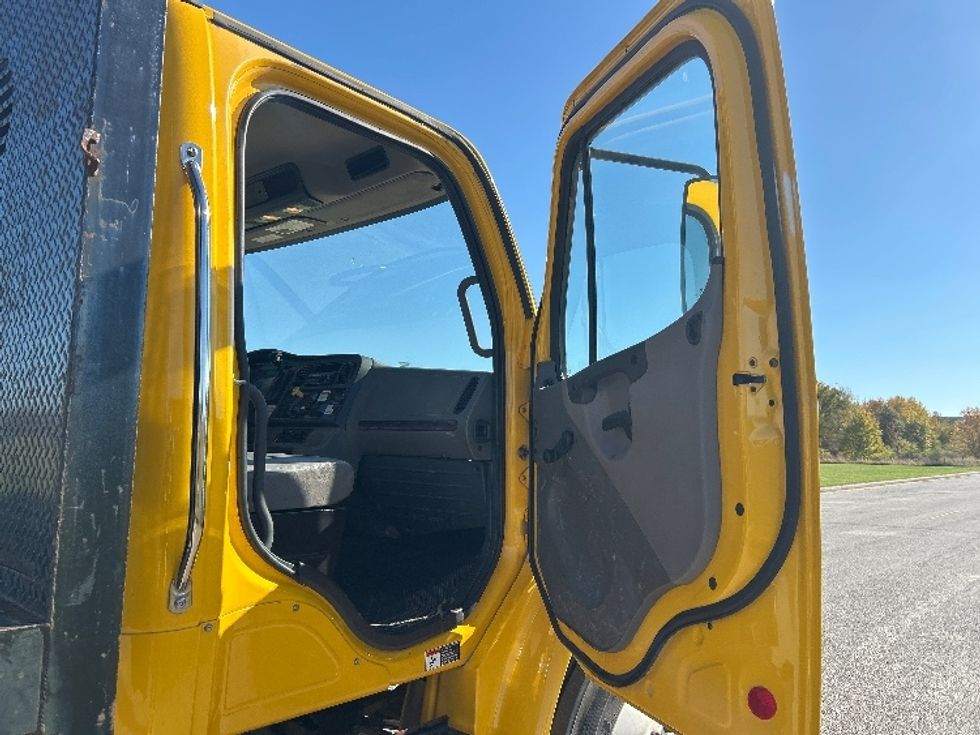 Flatbed Truck-Light and Medium Duty Trucks-Freightliner-2020-M2-Louisville-KY-148,246\n\t\tmiles-$ 51,500 - Image 20