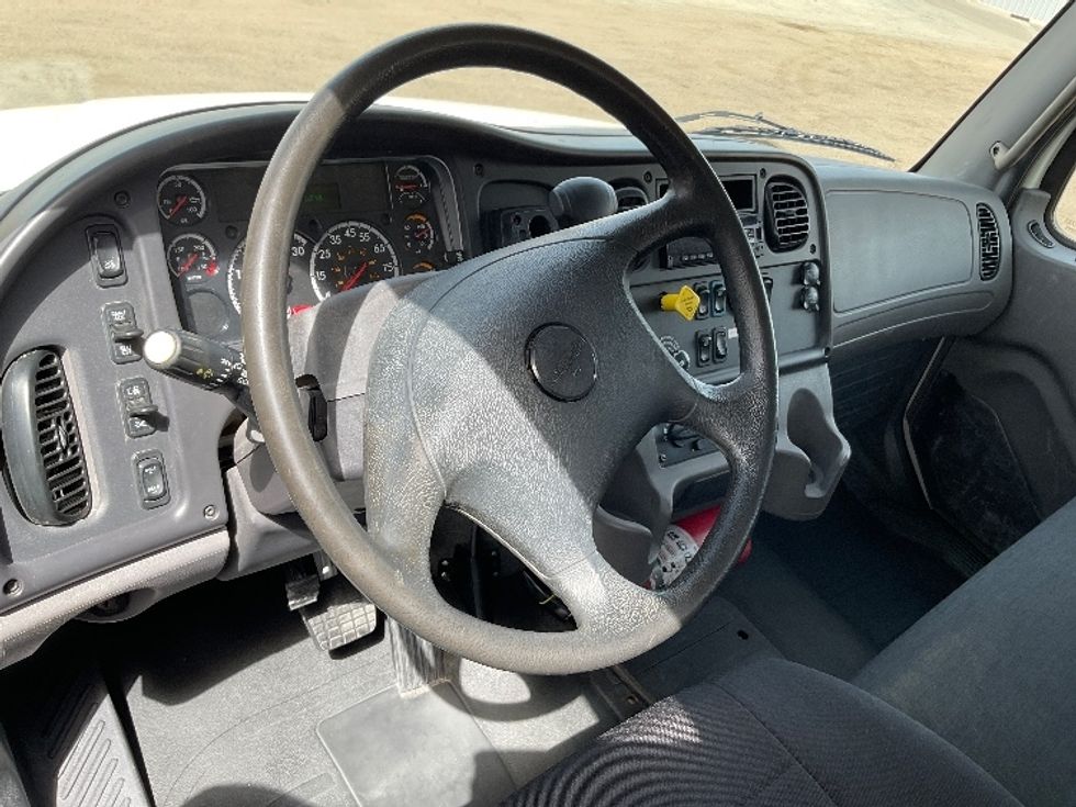 Flatbed Truck-Light and Medium Duty Trucks-Freightliner-2020-M2-Loveland-CO-115,619\n\t\tmiles-$ 57,750 - Image 17