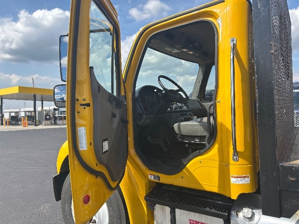 Flatbed Truck-Light and Medium Duty Trucks-Freightliner-2020-M2-Madison-AL-125,066\n\t\tmiles-$ 51,500 - Image 16