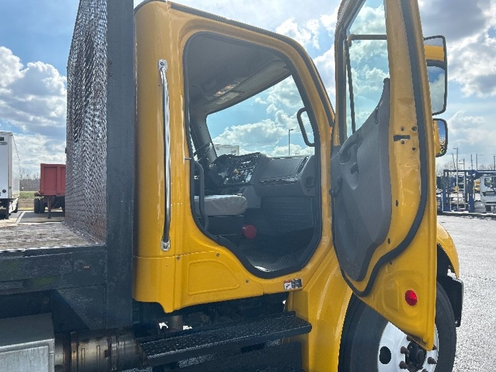 Flatbed Truck-Light and Medium Duty Trucks-Freightliner-2020-M2-Madison-AL-125,066\n\t\tmiles-$ 51,500 - Image 20