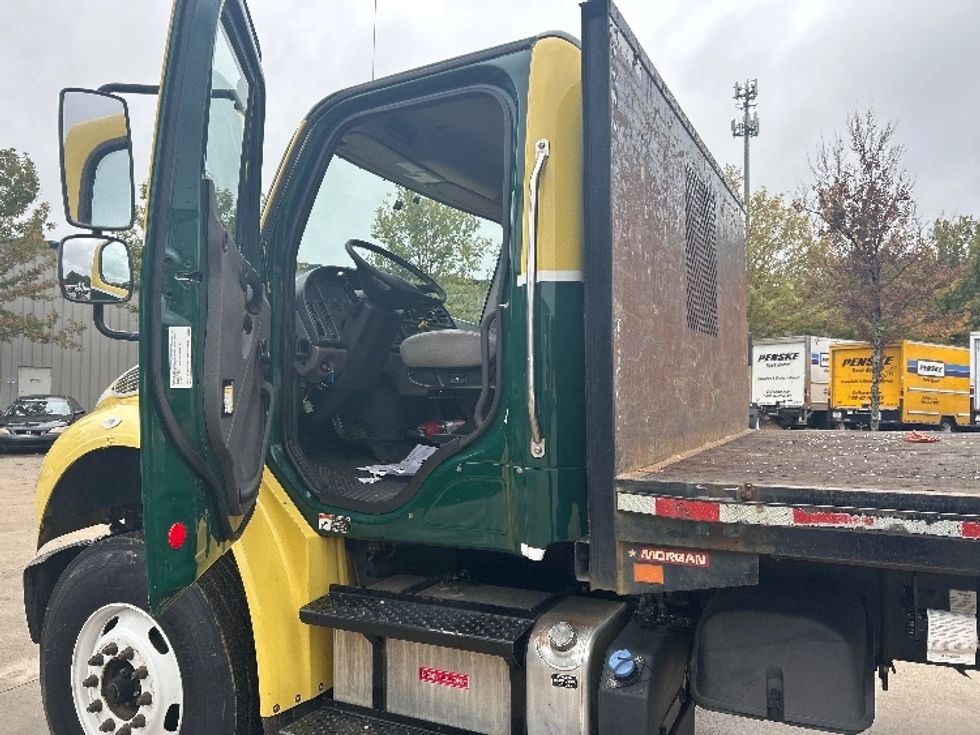 Flatbed Truck-Light and Medium Duty Trucks-Freightliner-2020-M2-Mcdonough-GA-160,674\n\t\tmiles-$ 68,000 - Image 15