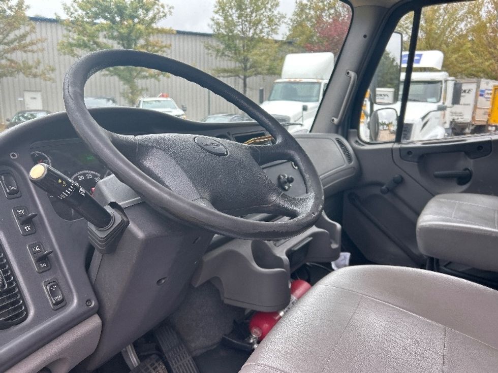 Flatbed Truck-Light and Medium Duty Trucks-Freightliner-2020-M2-Mcdonough-GA-160,674\n\t\tmiles-$ 68,000 - Image 16