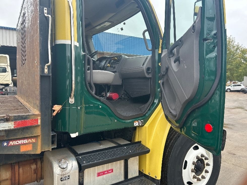 Flatbed Truck-Light and Medium Duty Trucks-Freightliner-2020-M2-Mcdonough-GA-160,674\n\t\tmiles-$ 68,000 - Image 18