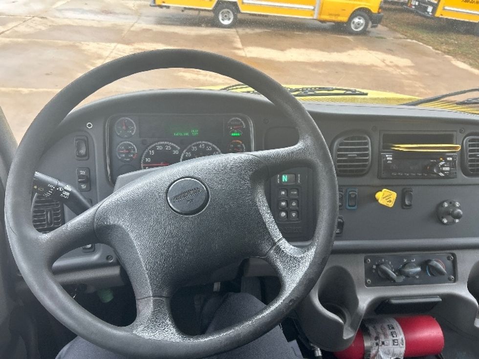 Flatbed Truck-Light and Medium Duty Trucks-Freightliner-2020-M2-Mcdonough-GA-160,674\n\t\tmiles-$ 68,000 - Image 24