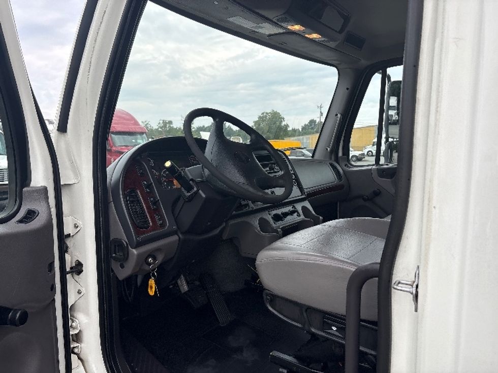 Flatbed Truck-Light and Medium Duty Trucks-Freightliner-2020-M2-Mebane-NC-312,435\n\t\tmiles-$ 22,750 - Image 12