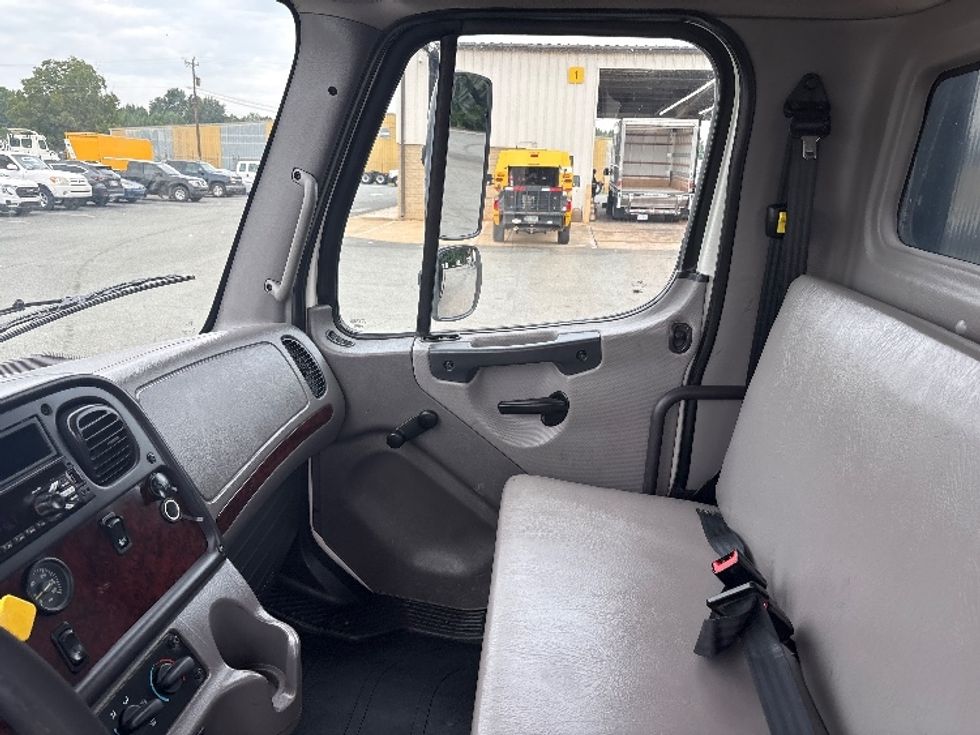 Flatbed Truck-Light and Medium Duty Trucks-Freightliner-2020-M2-Mebane-NC-312,435\n\t\tmiles-$ 22,750 - Image 15