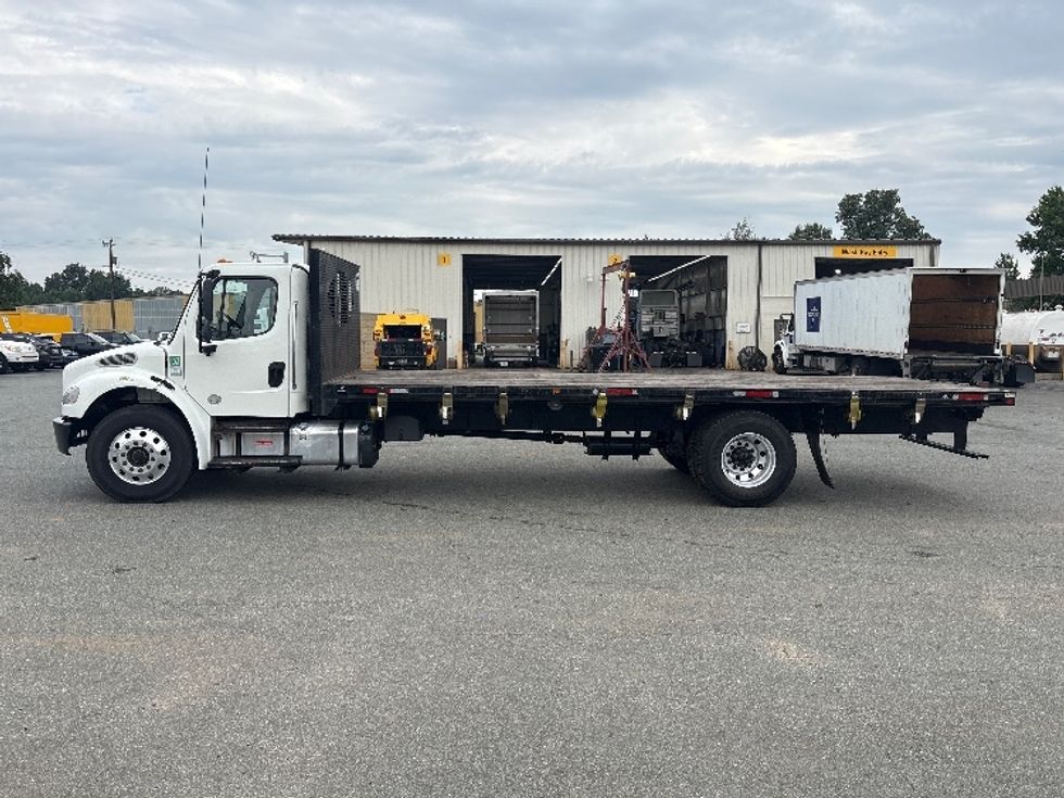Flatbed Truck-Light and Medium Duty Trucks-Freightliner-2020-M2-Mebane-NC-312,435\n\t\tmiles-$ 22,750 - Image 4