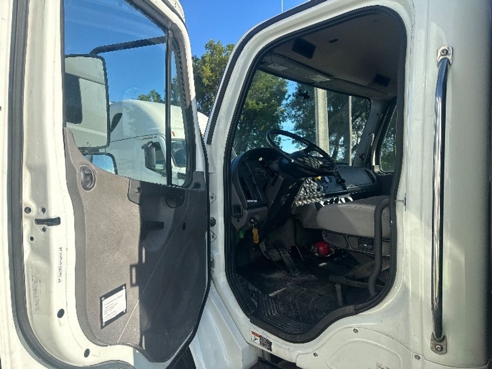 Flatbed Truck-Light and Medium Duty Trucks-Freightliner-2020-M2-Medley-FL-127,992\n\t\tmiles-$ 64,000 - Image 14