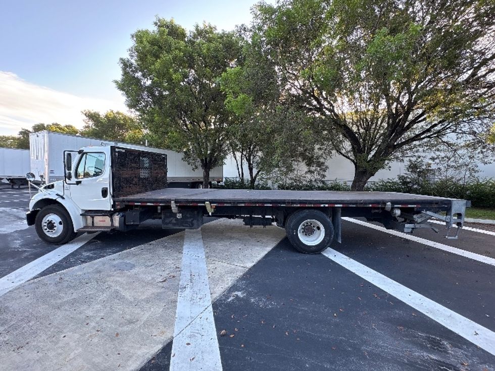 Flatbed Truck-Light and Medium Duty Trucks-Freightliner-2020-M2-Medley-FL-127,992\n\t\tmiles-$ 64,000 - Image 4