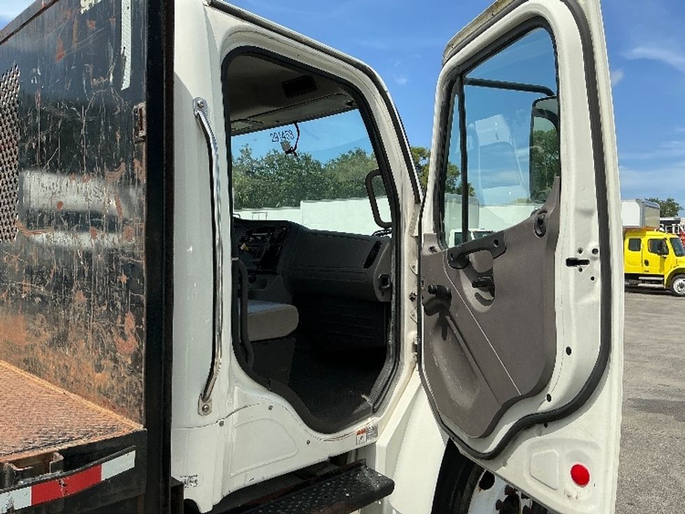 Flatbed Truck-Light and Medium Duty Trucks-Freightliner-2020-M2-Medley-FL-182,945\n\t\tmiles-$ 40,500 - Image 15