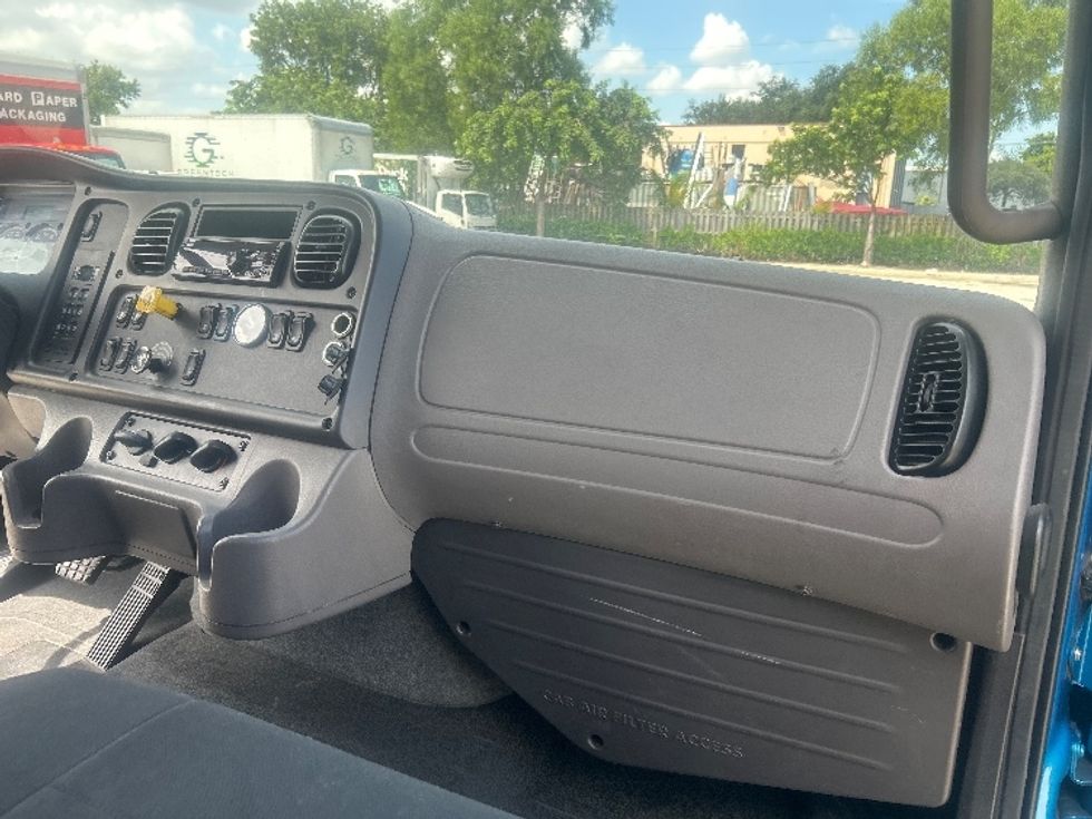 Flatbed Truck-Light and Medium Duty Trucks-Freightliner-2020-M2-Medley-FL-206,217\n\t\tmiles-$ 69,750 - Image 21