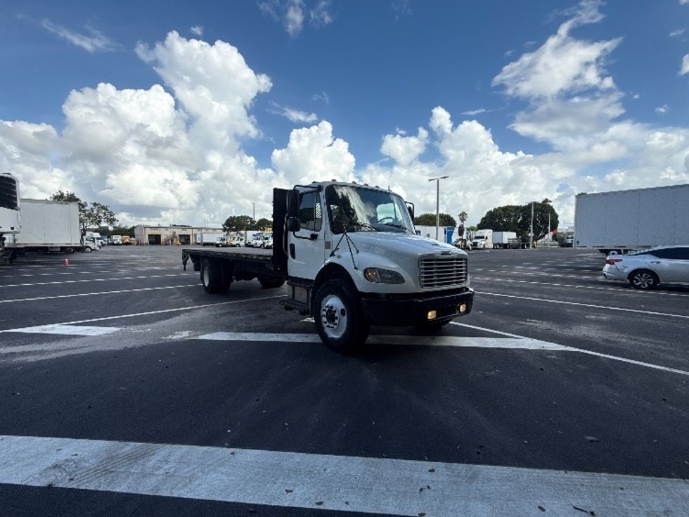 Flatbed Truck-Light and Medium Duty Trucks-Freightliner-2020-M2-Medley-FL-208,571\n\t\tmiles-$ 26,750 - Image 1
