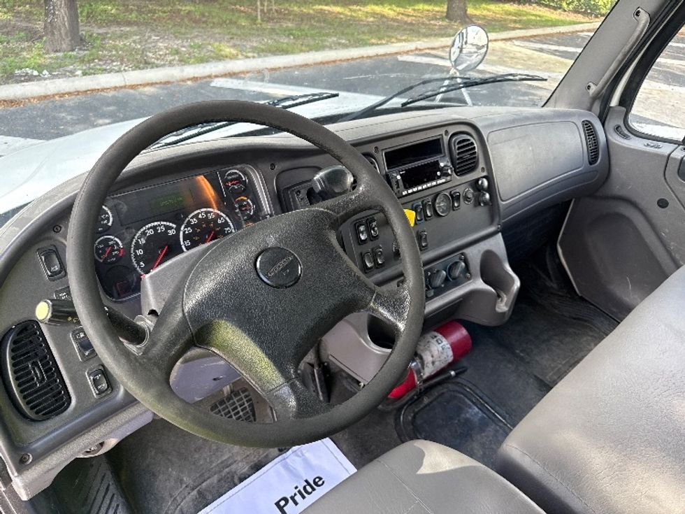 Flatbed Truck-Light and Medium Duty Trucks-Freightliner-2020-M2-Medley-FL-208,571\n\t\tmiles-$ 26,750 - Image 17