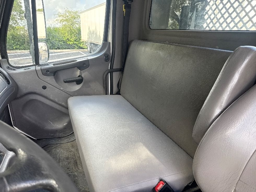 Flatbed Truck-Light and Medium Duty Trucks-Freightliner-2020-M2-Medley-FL-208,571\n\t\tmiles-$ 26,750 - Image 19