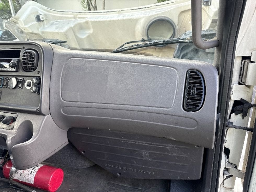Flatbed Truck-Light and Medium Duty Trucks-Freightliner-2020-M2-Medley-FL-208,571\n\t\tmiles-$ 26,750 - Image 21