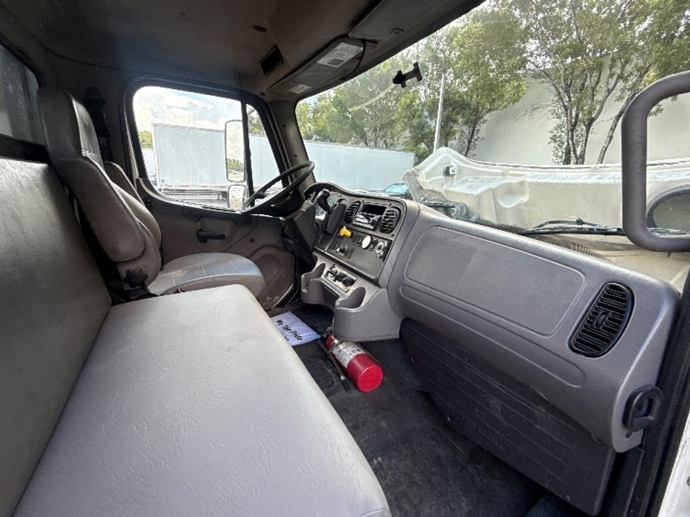 Flatbed Truck-Light and Medium Duty Trucks-Freightliner-2020-M2-Medley-FL-208,571\n\t\tmiles-$ 26,750 - Image 22