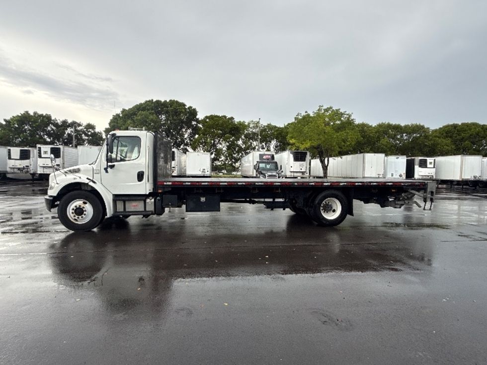 Flatbed Truck-Light and Medium Duty Trucks-Freightliner-2020-M2-Medley-FL-210,387\n\t\tmiles-$ 53,000 - Image 4
